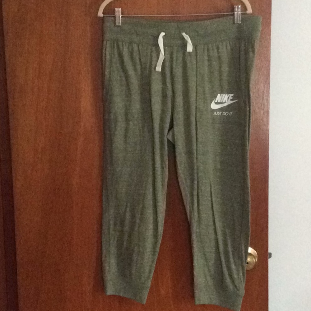 Woman 3/4 length jogger